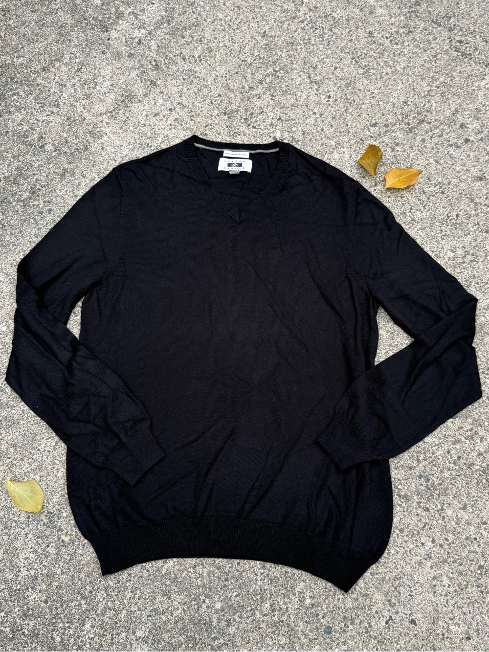 Joseph Abboud 100% Extra Fine Merino Wool Black V-Neck Sweater XL